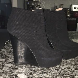 Senso platforms in black size 9